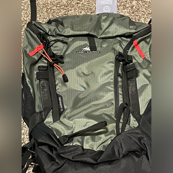 High Sierra Pathway 2.0 45L Backpack Hiking Camping Forest Green Black NEW - Picture 4 of 13